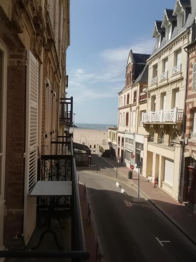 Trouville Centre 2 Pieces Balcon Sur Plage A 30 Metres Apartment Exterior photo