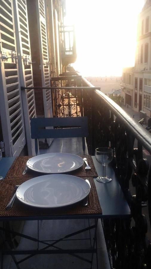 Trouville Centre 2 Pieces Balcon Sur Plage A 30 Metres Apartment Exterior photo